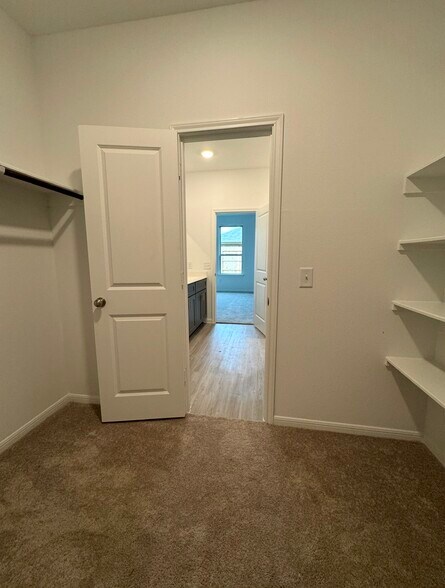 Building Photo - 16527 Pine Arrow Dr