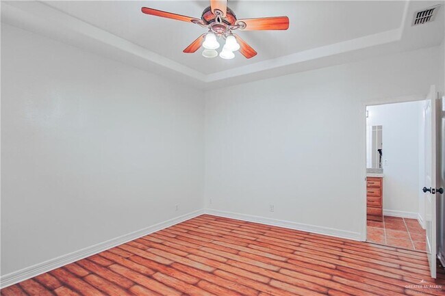 Building Photo - 20 South Dr