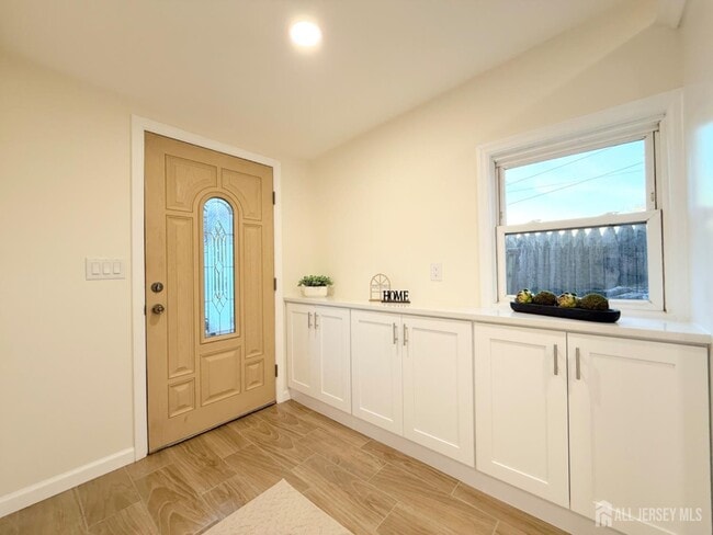 Building Photo - 6 Fitch St