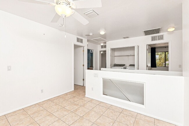 Building Photo - 2426 W Silverbell Tree Dr