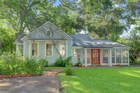 Building Photo - 906 2nd St