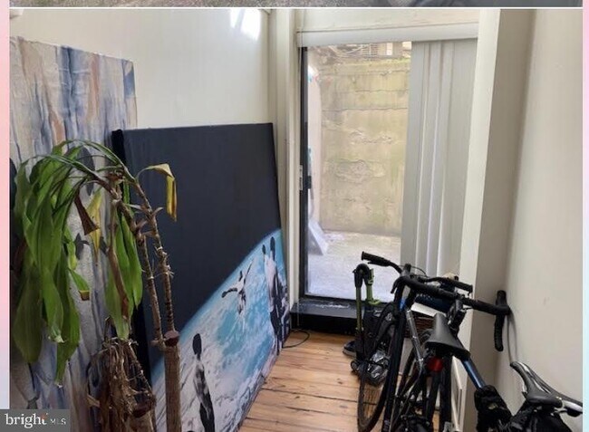 Building Photo - 409-15 S 11th St