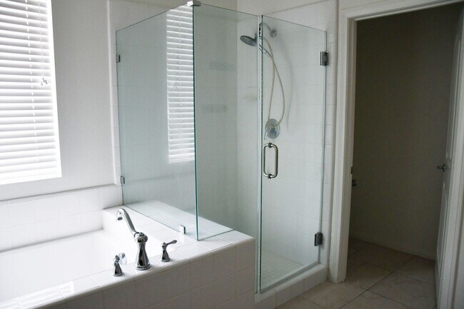 Building Photo - 3225 Donovan Ranch Rd