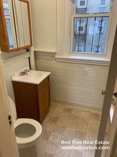 Building Photo - 1185 Boylston St