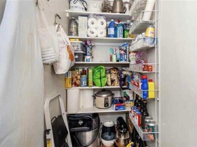 Building Photo - 34 Austin St