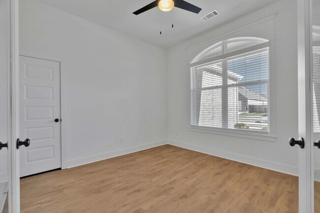 Building Photo - 2907 N Grey Squirrel Dr