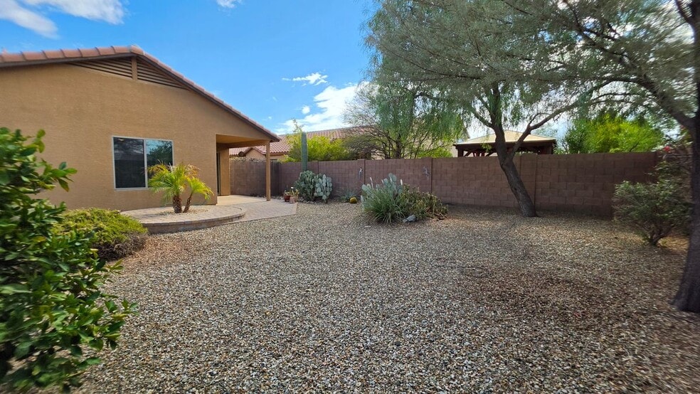 Building Photo - 40458 W Hayden Dr