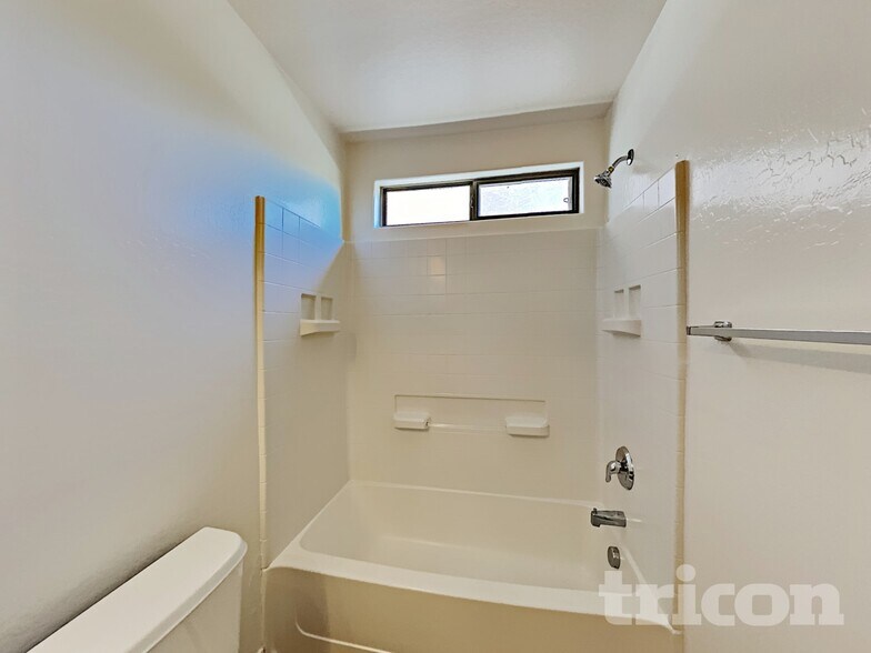 Building Photo - 43683 W Arizona Ave