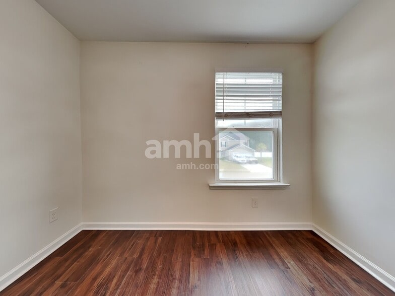 Building Photo - 7 Gardenia Dr