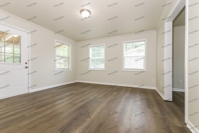 Building Photo - 2513 S 48th Terrace