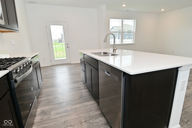 Building Photo - 6296 Wasco Dr
