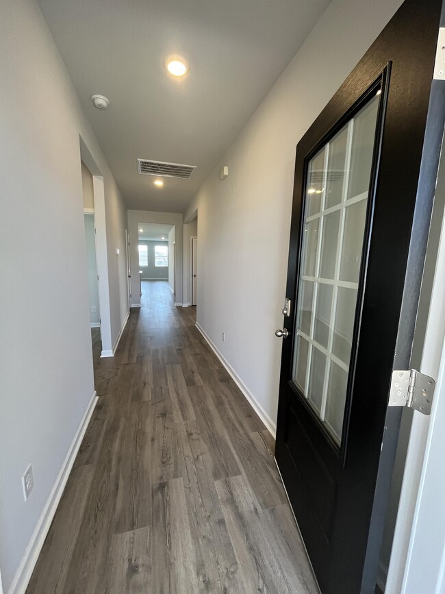 Building Photo - 6127 Japonica Ln