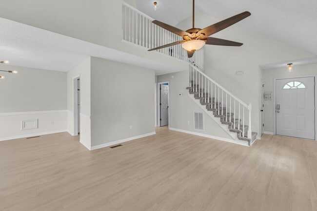 Building Photo - Charming 3BR/2.5BA Home with 2-Car Garage & Fenced Yard in Citadel Woods — West Ashley