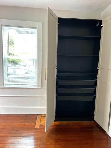 Building Photo - 32 Lynde St