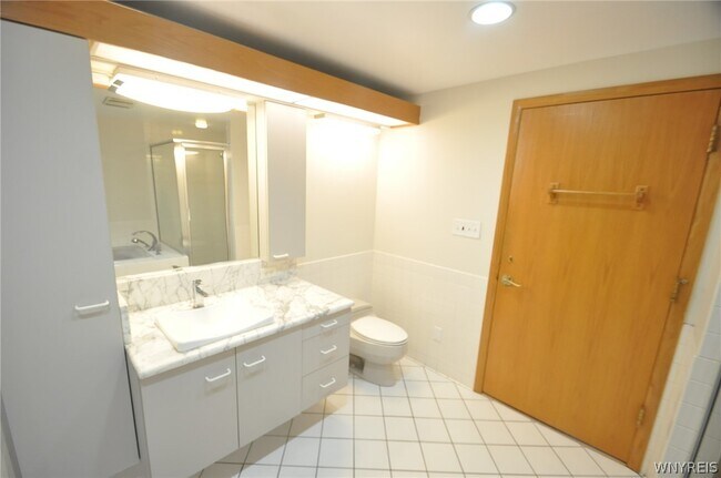 Building Photo - 40 Waterfront Cir