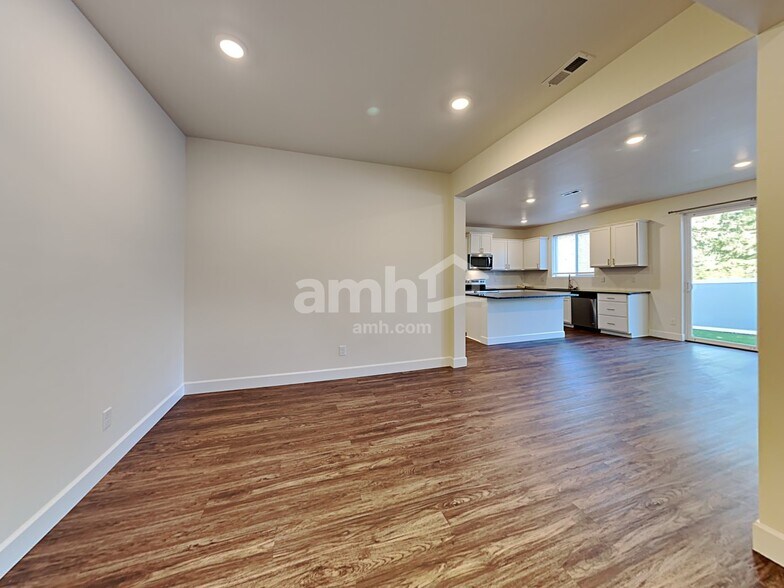Building Photo - 12445 83rd Ave E