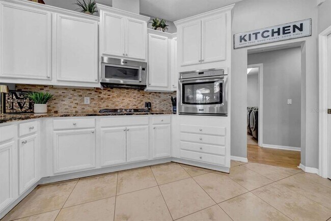 Building Photo - 5516 Winding Brook Ln