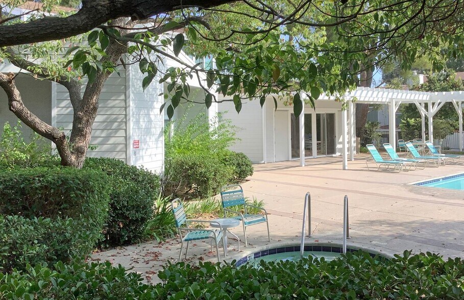 Building Photo - 18170 Andrea Cir S