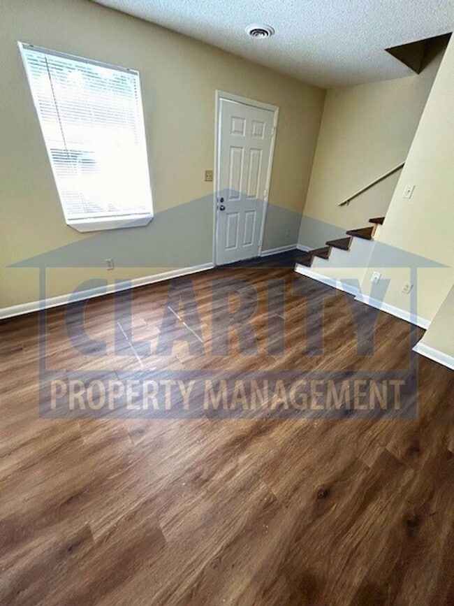 Building Photo - Two bedroom apt near Cleveland State!