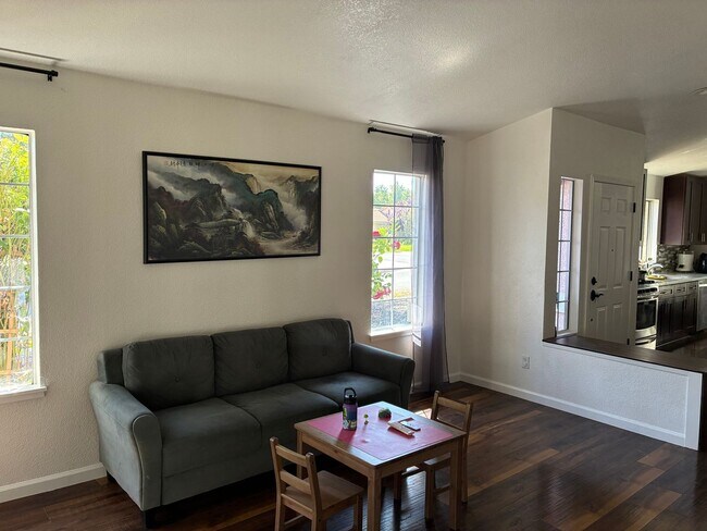 Building Photo - 4 Bedroom 2 bathroom home in Mace Ranch Davis