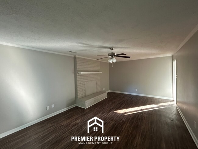 Building Photo - 9893 Cherokee Dr