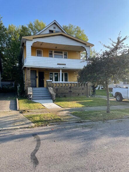 Building Photo - 11002 Nelson Ave