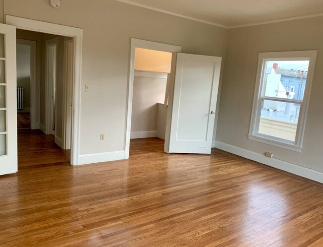 Building Photo - 1732 6th Ave