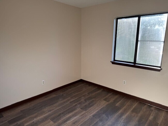 Building Photo - 201 Shipman Rd
