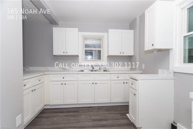 Building Photo - Three bedroom one bathroom home for rent