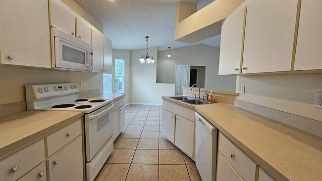 Building Photo - 10368 Lansfield St