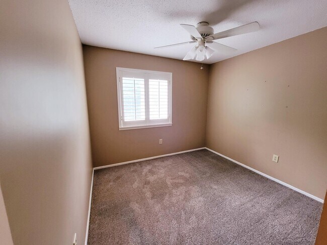 Building Photo - 517 Saddlewood Ln