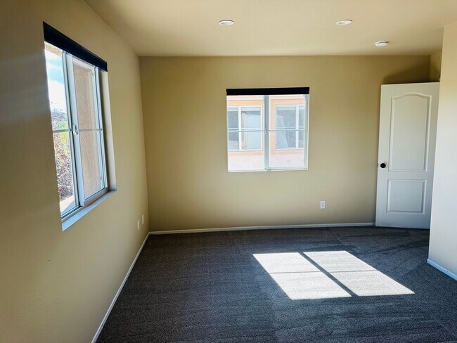 Building Photo - 5 bedroom Pool Home for rent in Murrieta