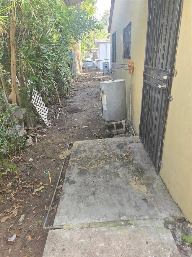 Building Photo - 143 NW 69th St