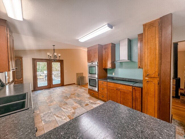Building Photo - 31835 Owl Rd