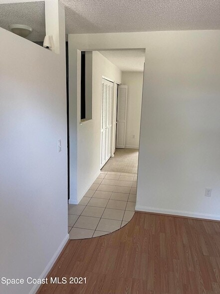 Building Photo - 4230 Mt Vernon Ave