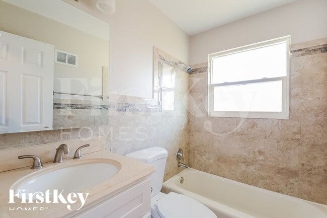 Building Photo - 11024 Acton Dr