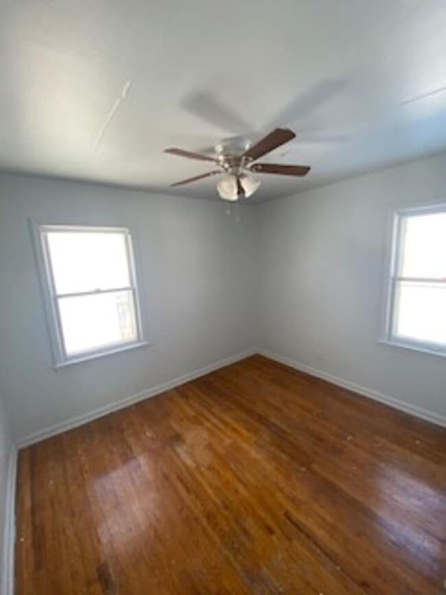 Building Photo - Cozy 3 Bedroom Home