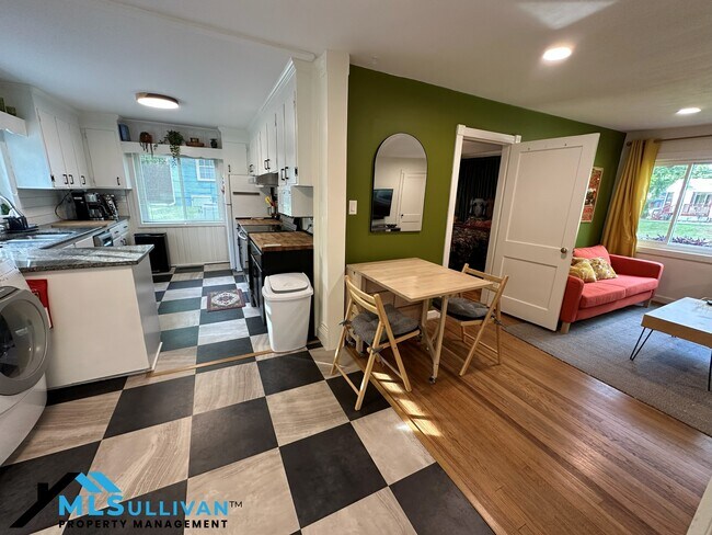 Building Photo - 1516 London Cir