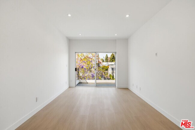 Building Photo - 10630 Wilkins Ave