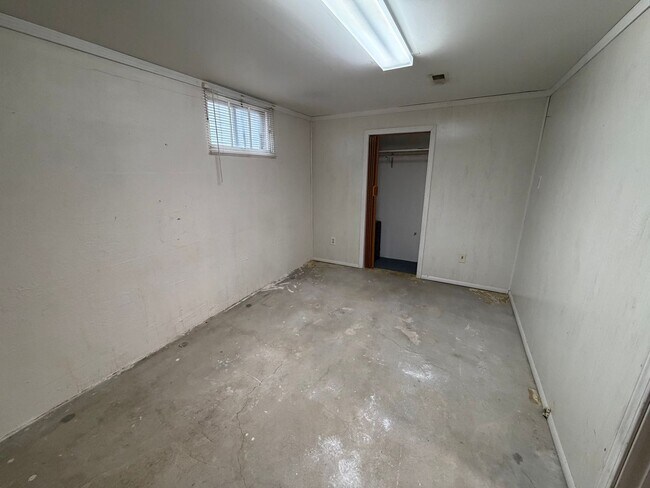 Building Photo - Italian Estates Property Management