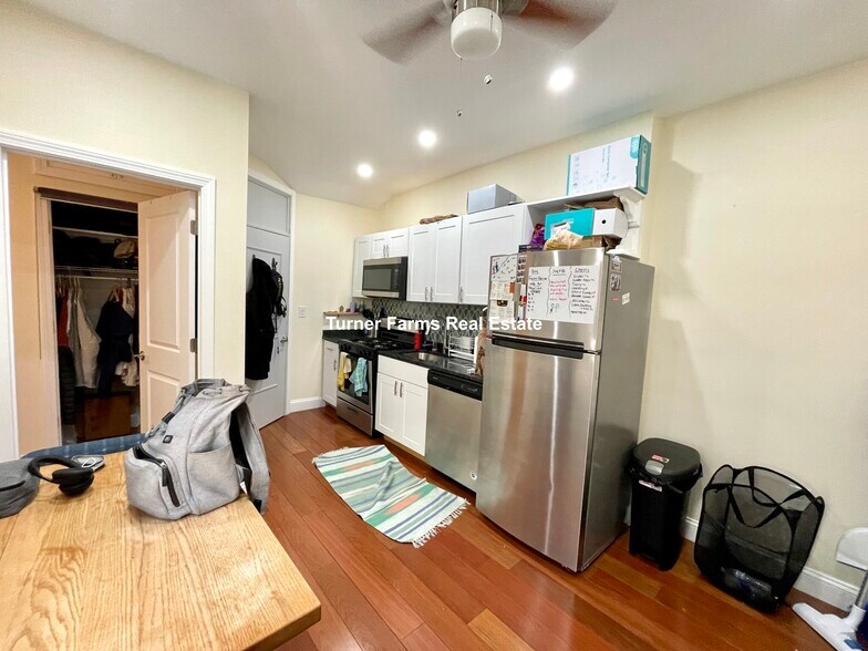 Building Photo - 88 Hancock St