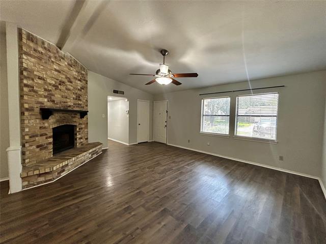 Building Photo - 4205 Greencrest Dr