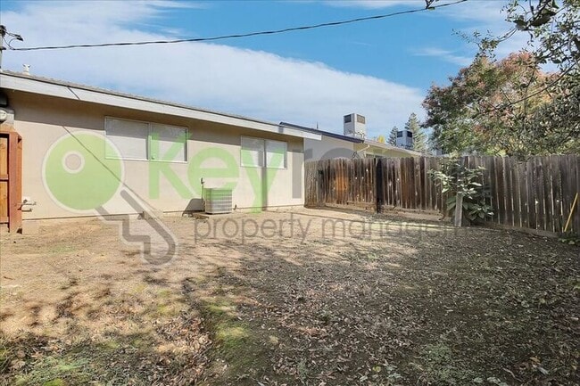 Building Photo - 5636 Clark Ave