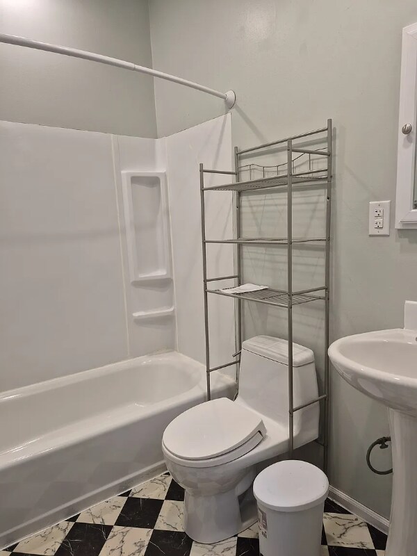 Building Photo - 2916 Hoyt Ave