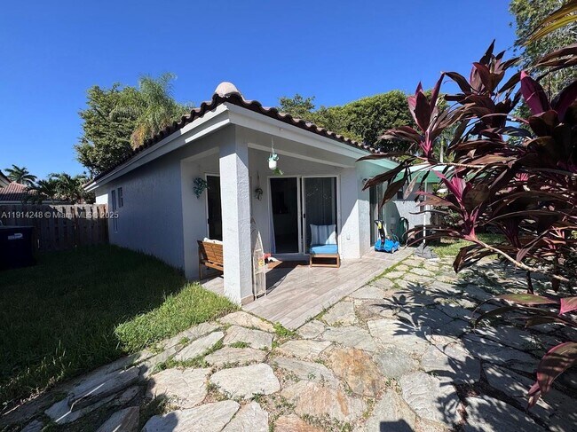 Building Photo - 5593 NW 102nd Pl