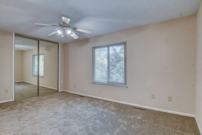 Building Photo - FOR RENT -  AEIRES ON THE BAY!