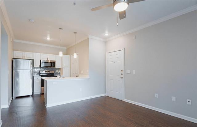 Building Photo - 10505 S I-35 Frontage Rd