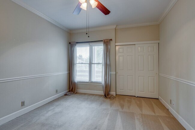 Building Photo - 218 Boxmere Pl