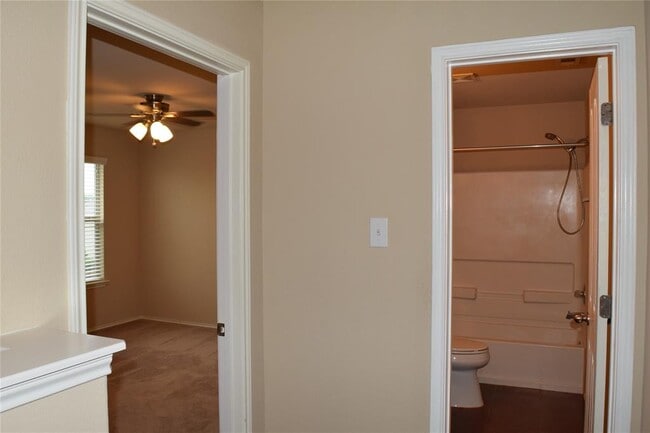 Building Photo - 11717 Alexs Ln