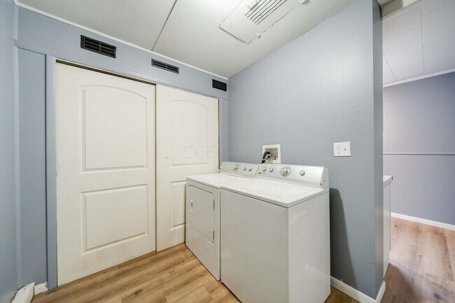 Building Photo - Affordable 3-Bedroom Home with Covered Pat...
